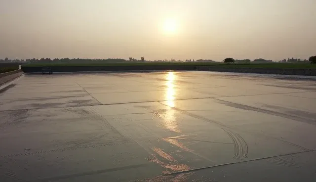 材料性能与气候适应性对地区发展的影响